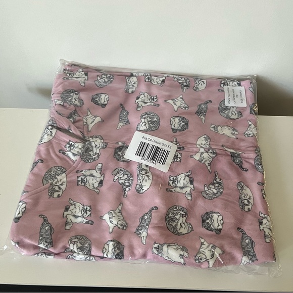 NWT Taylor Swift Cat Pattern Onesie Pajamas, Pink - Picture 12 of 13